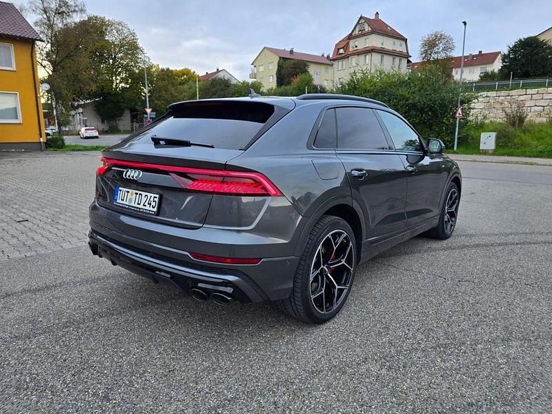 Grau Gebraucht 2019 Audi SQ8 Sport SUV | 45.999 € (Teuer) - Bild 1/4