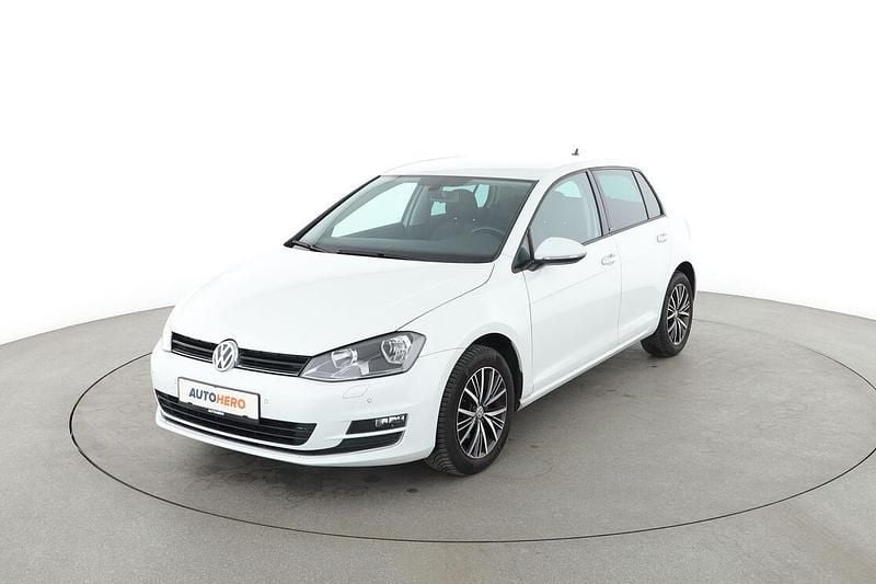 Weiß Gebraucht 2017 VW Golf VII Allstar Limousine | 13.470 € (Guter Preis) - Bild 1/3