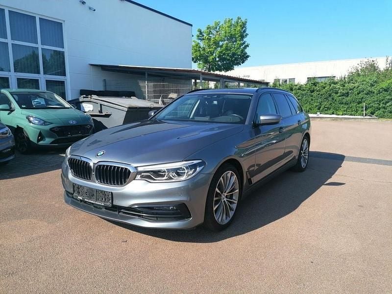 Grau Gebraucht 2018 BMW 530 Sport Line Kombi | 18.990 € (Superpreis) - Bild 1/4