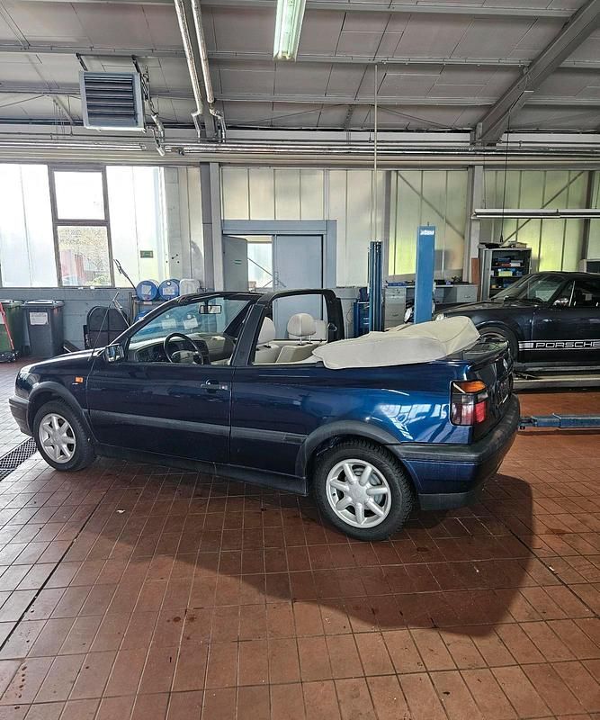 Blau Gebraucht 1994 VW Golf Cabriolet Cabrio | 7.794 € - Bild 1/4