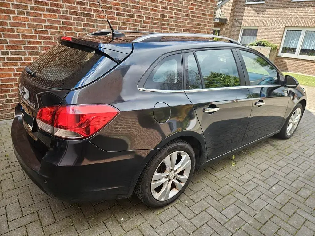 Gebraucht Chevrolet Cruze LTZ 140 PS (102 kW) 2012 Schwarz Kombi