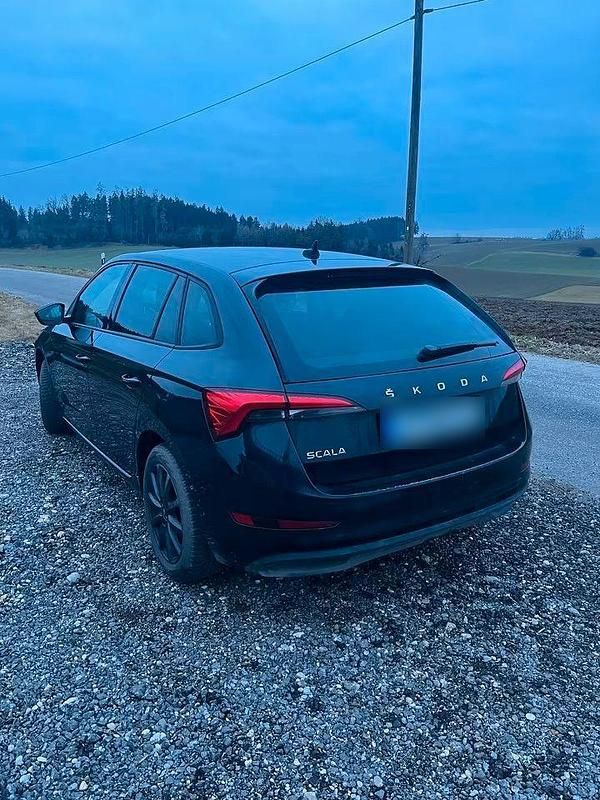 Gebraucht Skoda Scala 116 PS (85 kW) 2019 Schwarz Kleinwagen