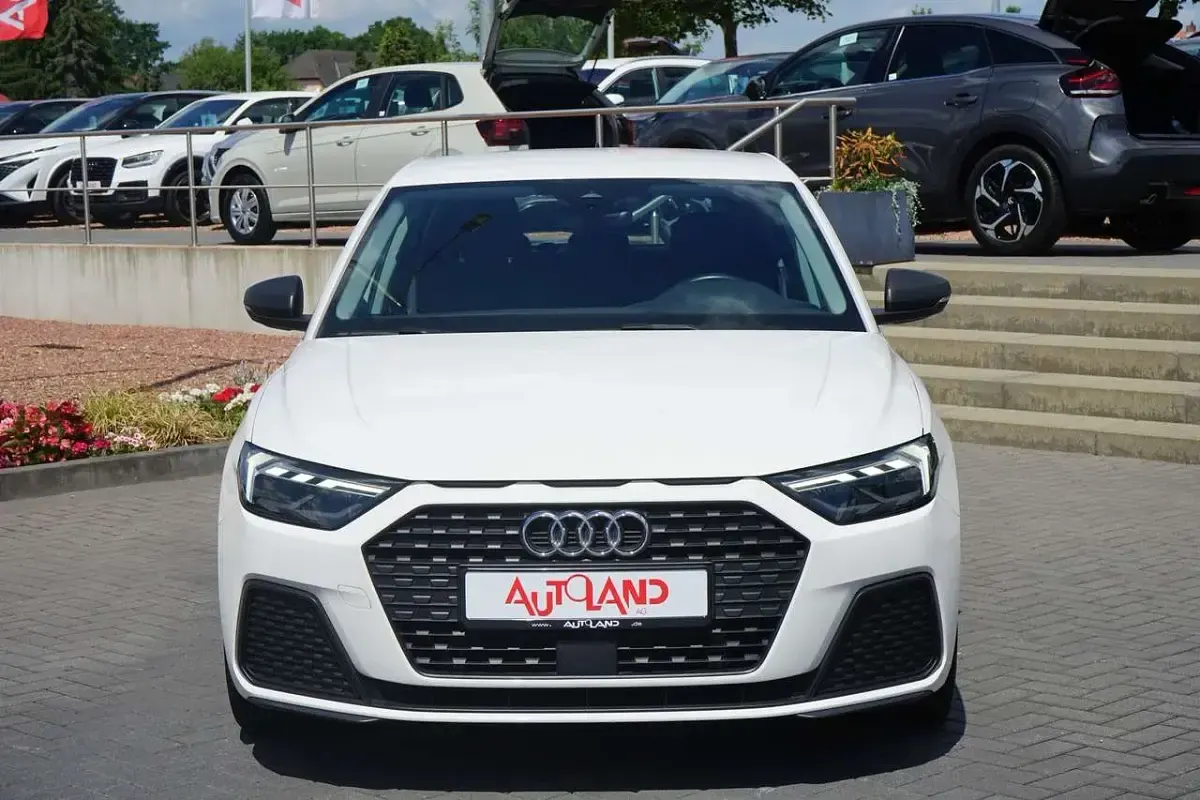 Gebraucht Audi A1 Sportback Ambiente 95 PS (69 kW) 2023 Weiß Kleinwagen