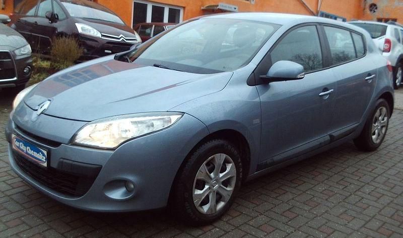Gebraucht Renault Mégane Expression 101 PS (74 kW) 2011 Blau Limousine