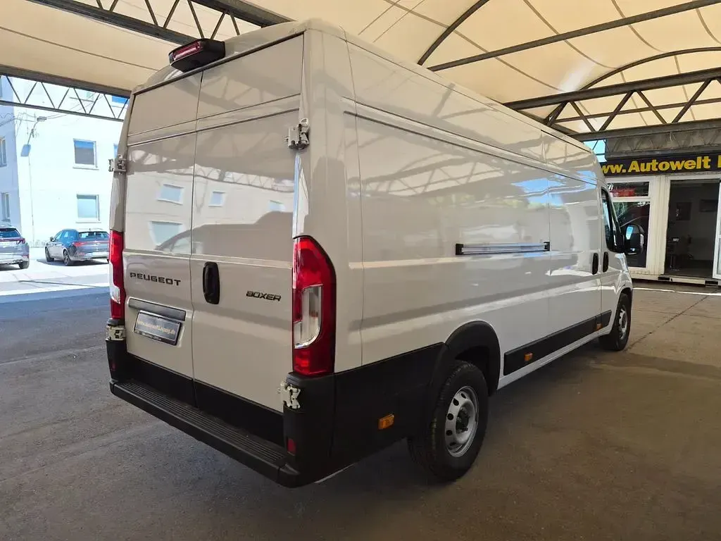 Gebraucht Peugeot Boxer 179 PS (131 kW) 2025 Weiß Van