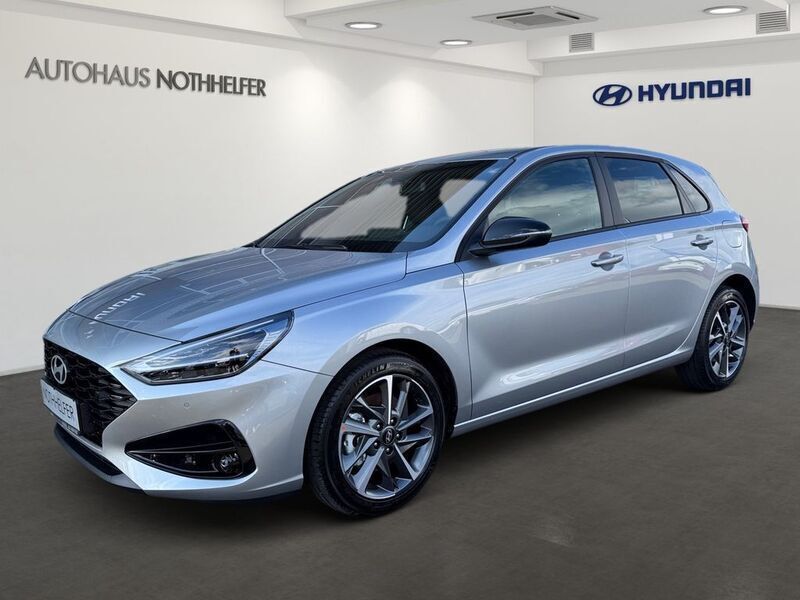 Silber Gebraucht 2024 Hyundai i30 Advantage Limousine | 21.990 € (Guter Preis) - Bild 1/4