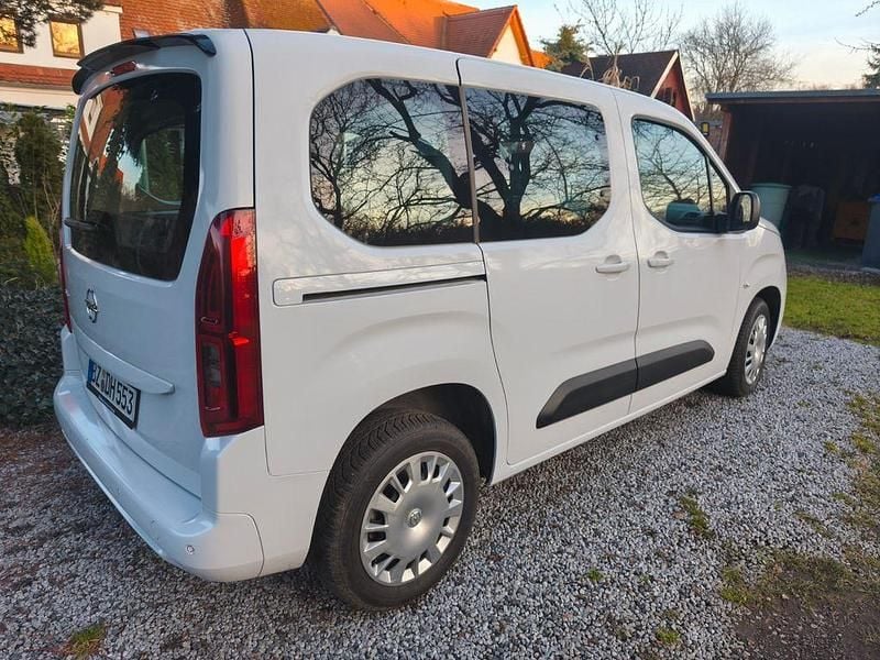 Gebraucht Opel Combo Life 102 PS (75 kW) 2022 Weiß Van / Kleinbus