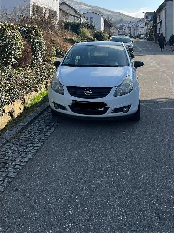 Weiß Gebraucht 2009 Opel Corsa Color Edition Limousine | 1.000 € (Superpreis) - Bild 1/2