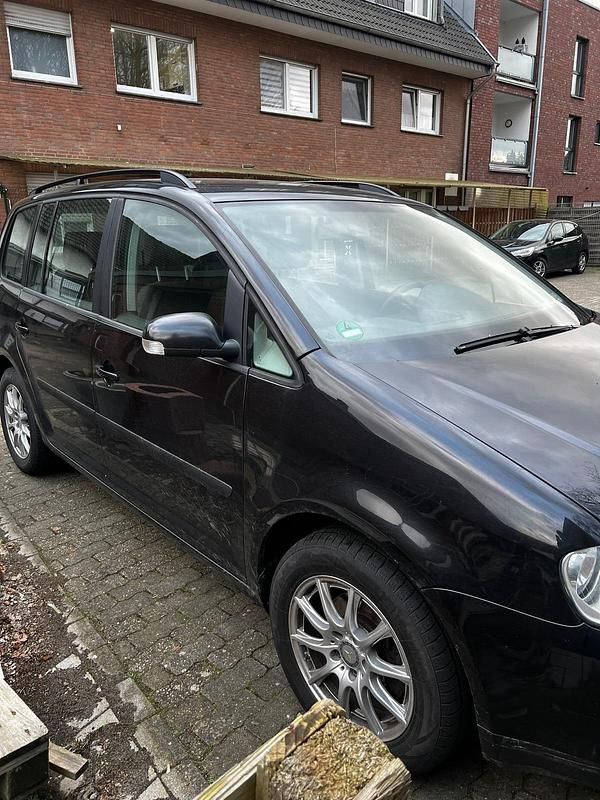 Gebraucht VW Touran 105 PS (77 kW) 2005 Schwarz Van / Kleinbus