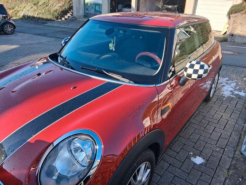 Usata Mini Metropolitan 102 CV (75 kW) 2017 Rosso Utilitaria