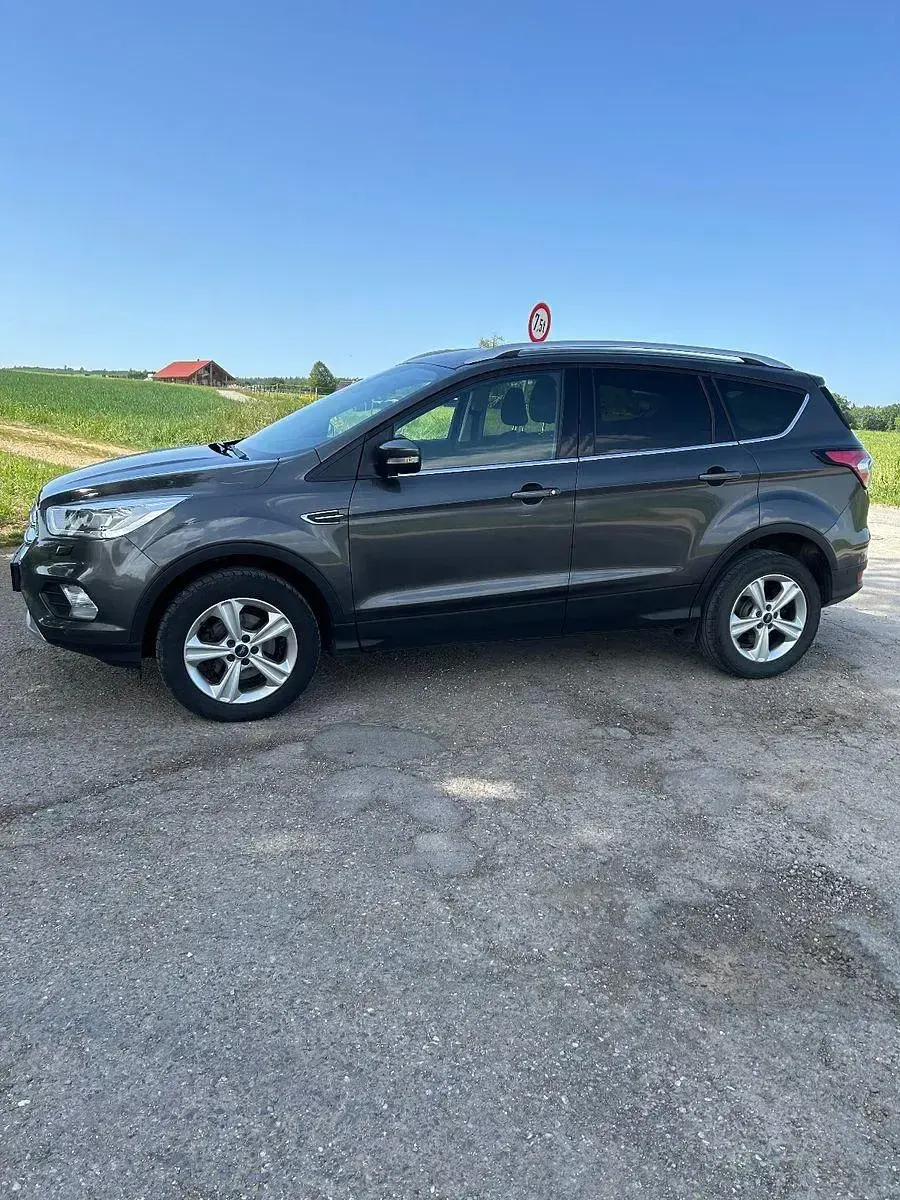 Gebraucht Ford Kuga Cool & Connect 150 PS (110 kW) 2017 Grau SUV