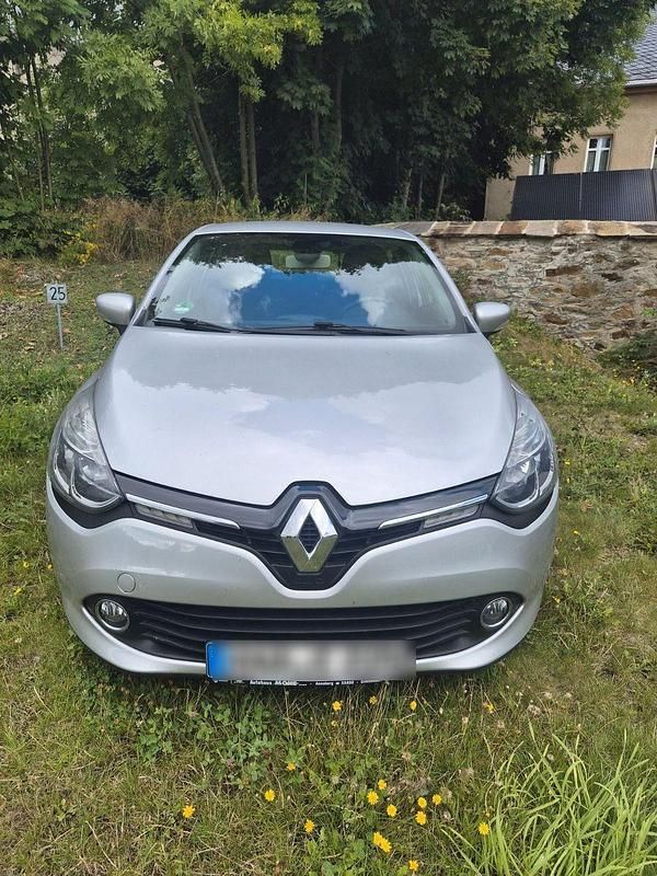 Grau Gebraucht 2013 Renault Clio IV Experience Kleinwagen | 5.600 € (Fairer Preis) - Bild 1/4
