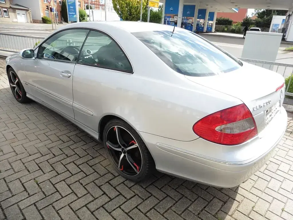 Gebraucht Mercedes CLK200 Avantgarde 163 PS (119 kW) 2005 Iridiumsilber  metalliclack Coupé