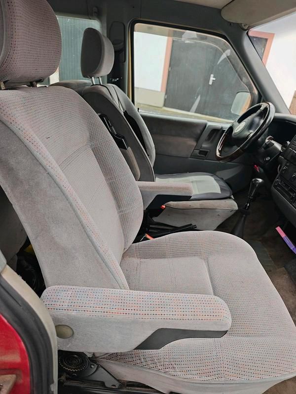 Second-hand VW T4 110 CP (80 kW) 1995 Auriu Van