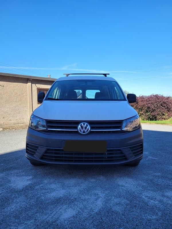 Weiß Gebraucht 2016 VW Caddy Van / Kleinbus | 12.000 € (Fairer Preis) - Bild 1/4
