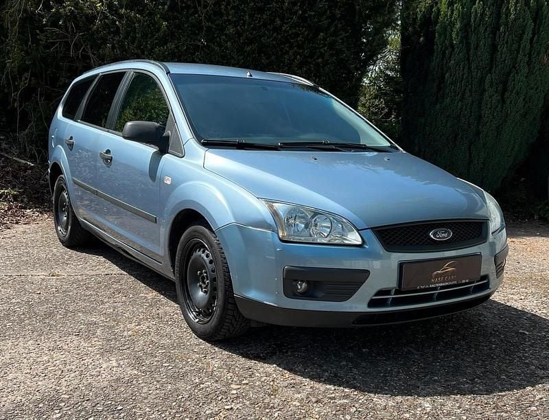 Second-hand Ford Focus 116 CP (85 kW) 2005 Argintiu Break