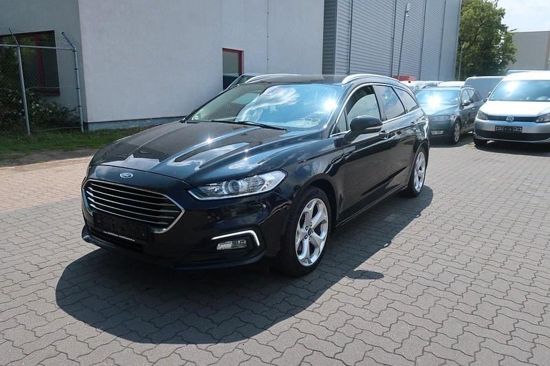 Gebraucht Ford Mondeo Titanium 150 PS (110 kW) 2020 Schwarz Kombi