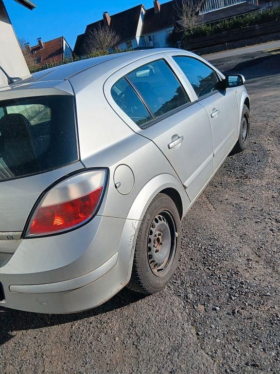 Gebraucht Opel Astra 125 PS (91 kW) 2006 Silber Limousine
