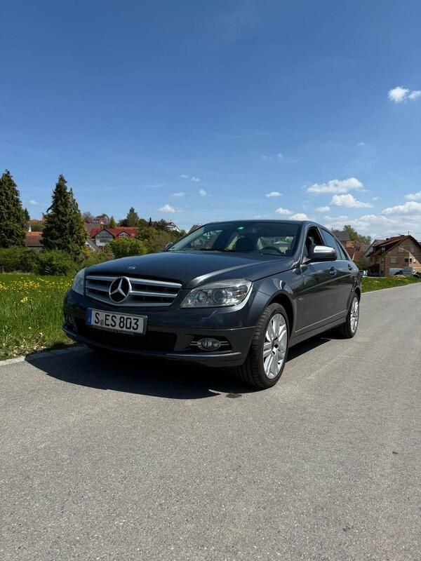 Grau Gebraucht 2007 Mercedes C200 Avantgarde Limousine | 6.499 € (Fairer Preis) - Bild 1/4