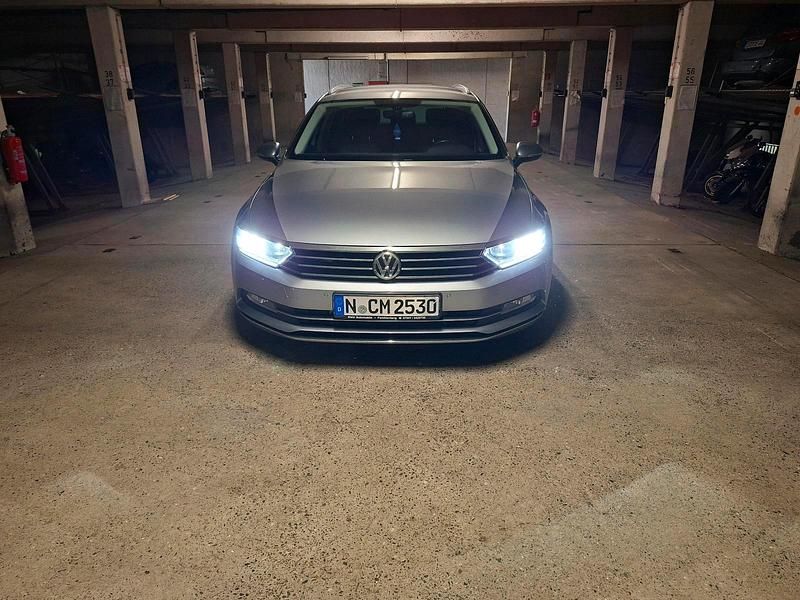 Silber Gebraucht 2019 VW Passat Kombi | 11.250 € (Guter Preis) - Bild 1/4