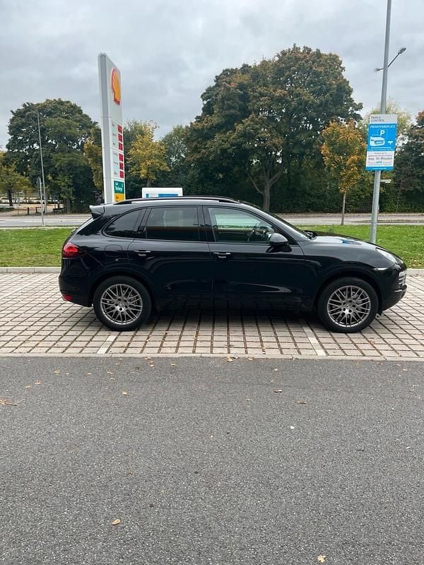 Second-hand Porsche Cayenne S 400 CP (294 kW) 2012 Negru SUV