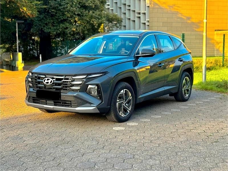 Grau Gebraucht 2025 Hyundai Tucson Prime SUV | 33.450 € (Superpreis) - Bild 1/4
