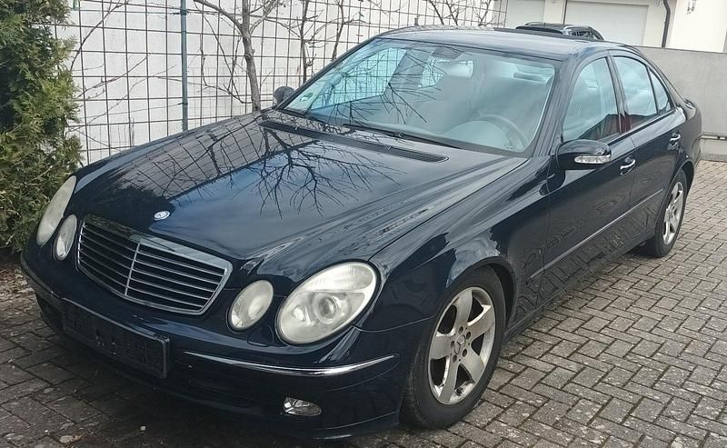 Gebraucht Mercedes E270 175 PS (128 kW) 2002 Blau Limousine