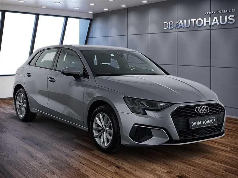 Second-hand Audi A3 Comfort 150 CP (110 kW) 2023 Argintiu Berlinǎ