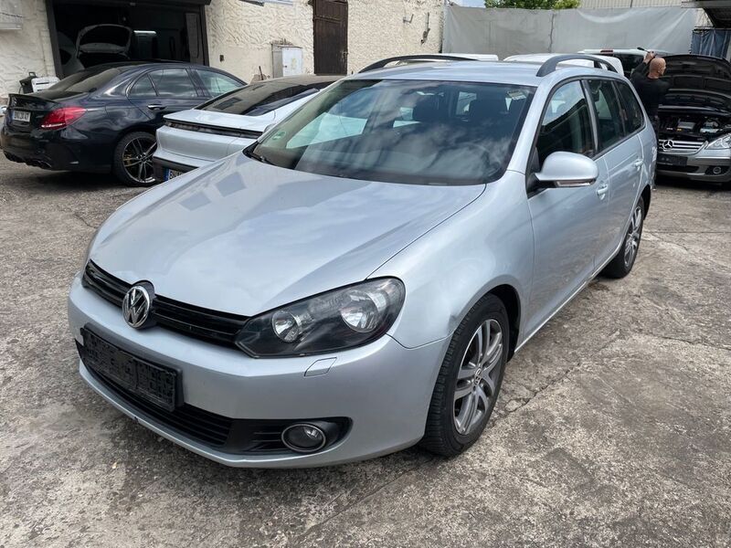 Silber Gebraucht 2011 VW Golf VI Trendline Kombi | 2.700 € (Guter Preis) - Bild 1/4