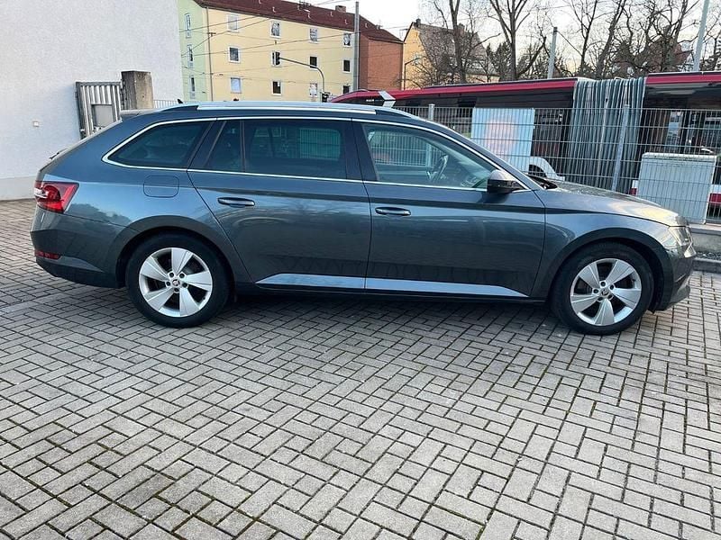 Gebraucht Skoda Superb Style 179 PS (131 kW) 2016 Grau Limousine
