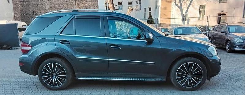 Gebraucht Mercedes ML350 224 PS (164 kW) 2010 Grau SUV