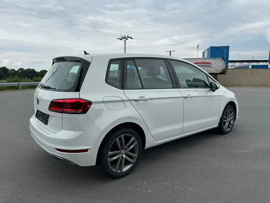 Gebraucht VW Golf VII Comfortline 131 PS (96 kW) 2018 Weiß Limousine