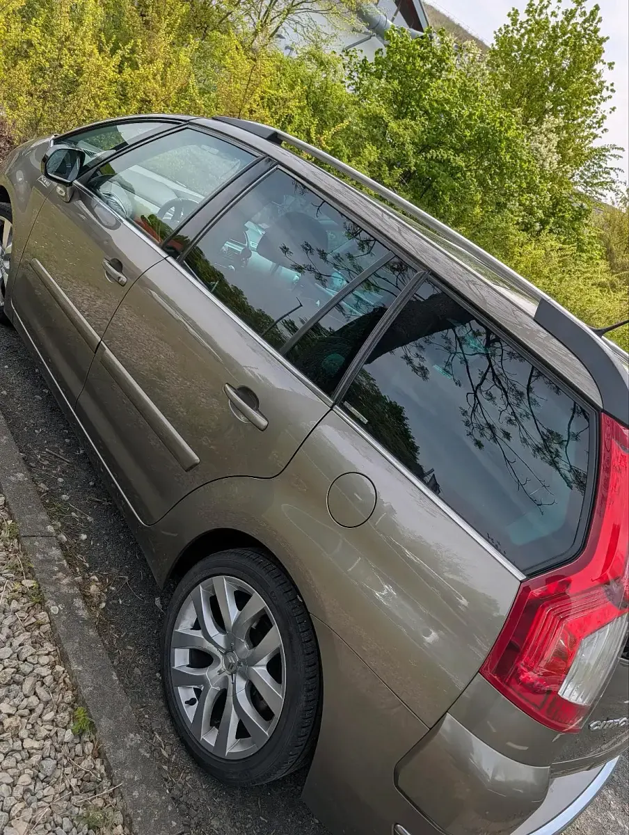 Gebraucht Citroën Grand C4 Picasso 109 PS (80 kW) 2010 Braun Van / Kleinbus