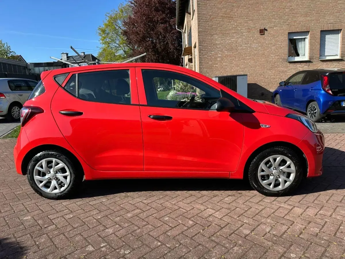 Gebraucht Hyundai i10 67 PS (49 kW) 2019 Rot Kleinwagen