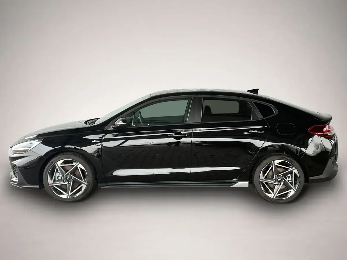 Neu Hyundai i30 N Line 140 PS (102 kW) 2025 Schwarz