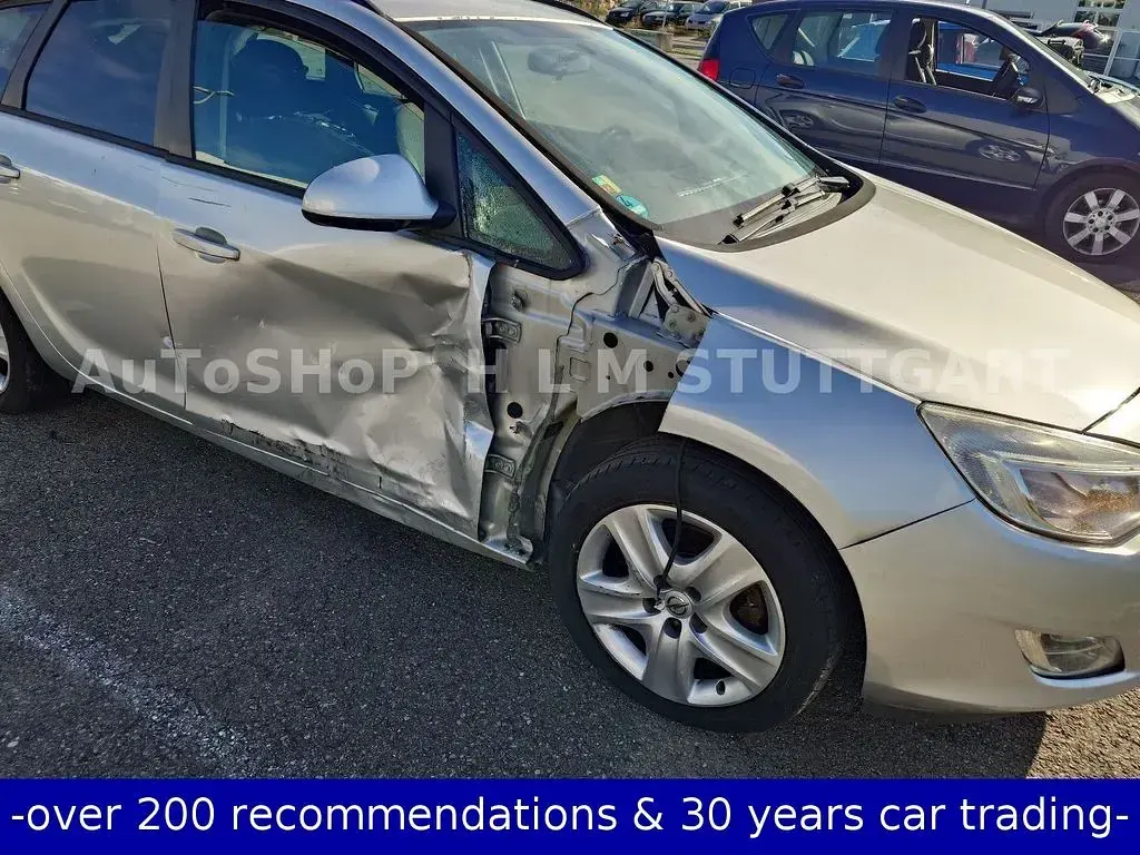 Gebraucht Opel Astra Design Edition 125 PS (91 kW) 2011 Silber Limousine