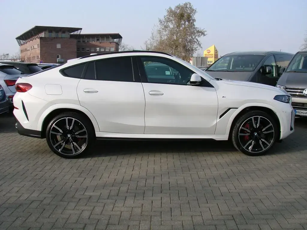 Gebraucht BMW X6 M Sport 298 PS (219 kW) 2025 Mineralweiss metallic (metallic) SUV