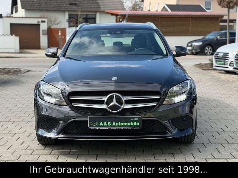 Gebraucht Mercedes E300 Avantgarde 320 PS (235 kW) 2020 Grau Limousine