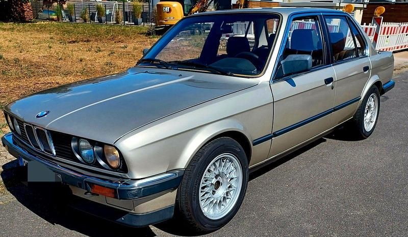 Gebraucht BMW 325 Performance 122 PS (89 kW) 1986 Beige Limousine