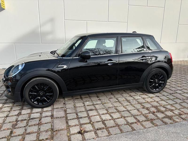 Schwarz Gebraucht 2020 Mini ONE Kleinwagen | 15.599 € (Fairer Preis) - Bild 1/4
