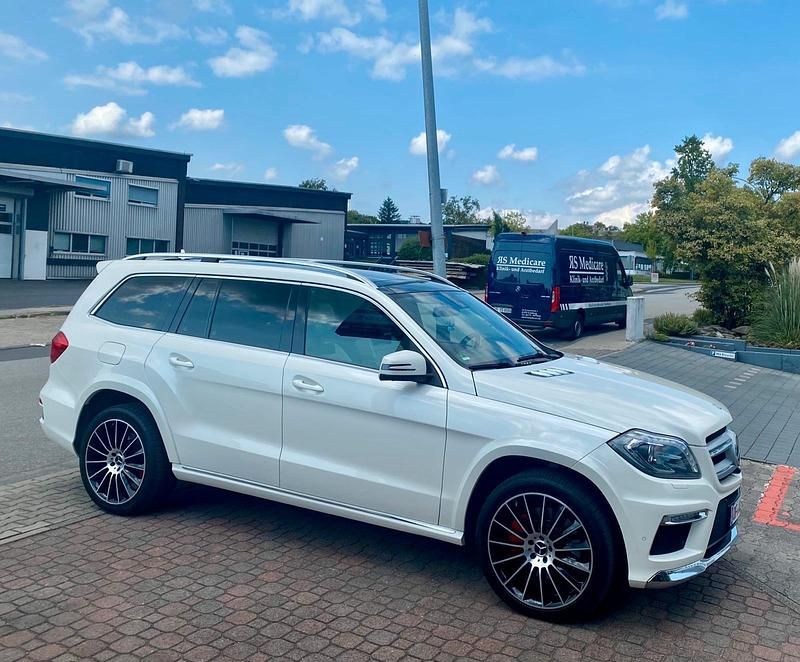 Weiß Gebraucht 2014 Mercedes GL350 AMG SUV | 29.999 € (Fairer Preis) - Bild 1/4