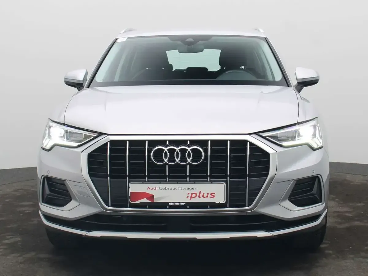 Gebraucht Audi Q3 Ambiente 150 PS (110 kW) 2022 Florettsilber metallic SUV