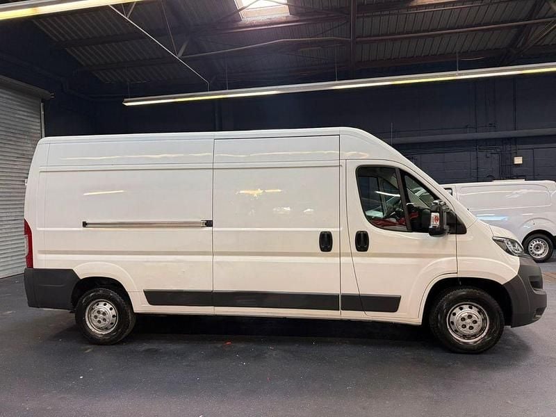 Gebraucht Peugeot Boxer 131 PS (96 kW) 2017 Weiß Van