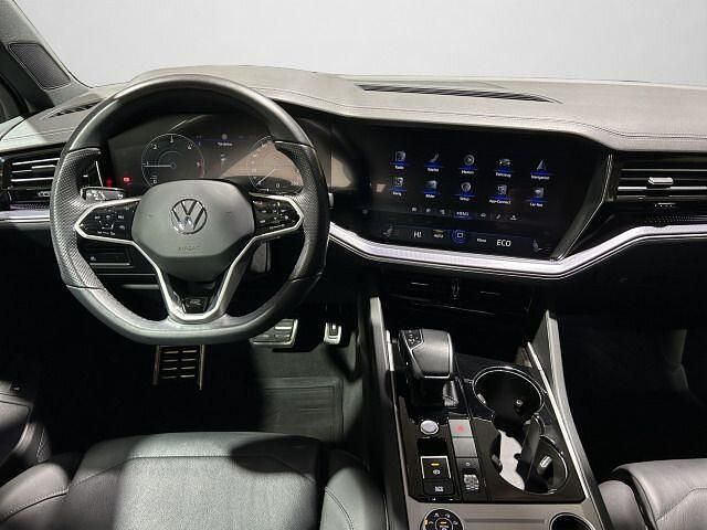 Gebraucht VW Touareg R-line 231 PS (169 kW) 2022 Grenadillschwarz metallic (metallic) SUV