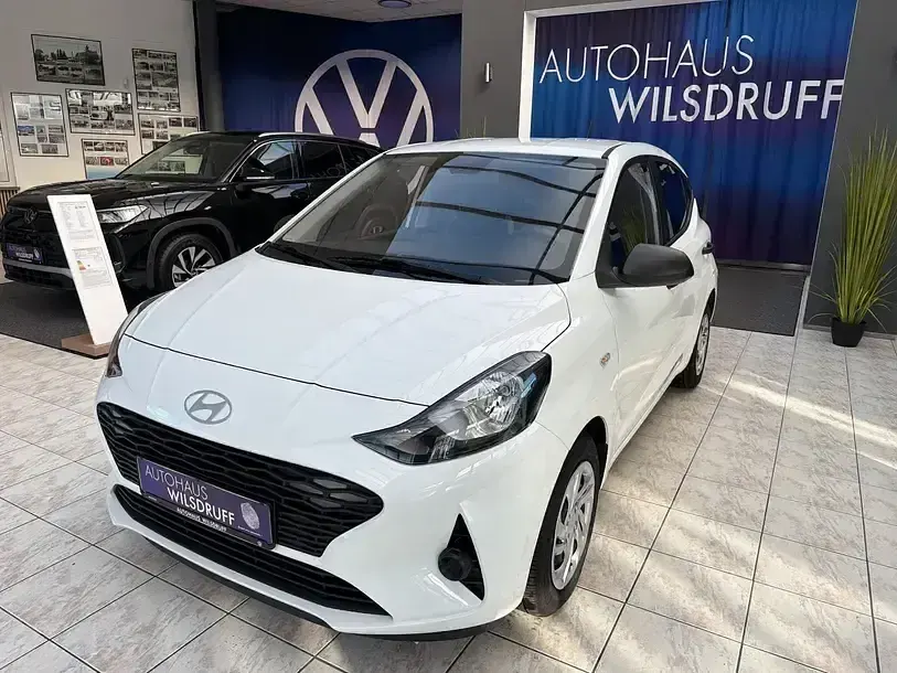 Gebraucht Hyundai i10 Comfort 63 PS (46 kW) 2025 Weiß Kleinwagen