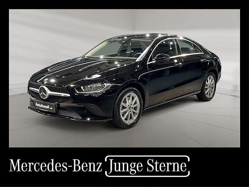 Unilack nachtschwarz Gebraucht 2021 Mercedes CLA250e Limousine | 25.720 € (Superpreis) - Bild 1/4