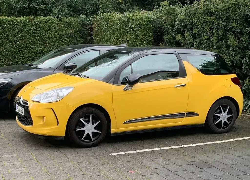Gebraucht Citroën DS3 Chic 95 PS (69 kW) 2010 Gelb Kleinwagen