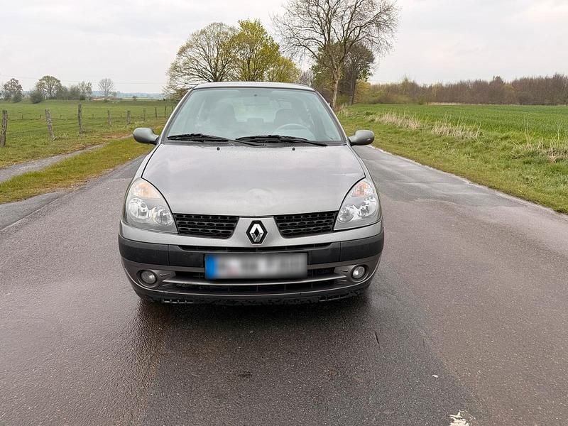 Gebraucht Renault Clio II 82 PS (60 kW) 2003 Grau Kleinwagen