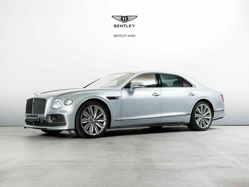 Gebraucht Bentley Flying Spur 549 PS (403 kW) 2023 Silber Limousine