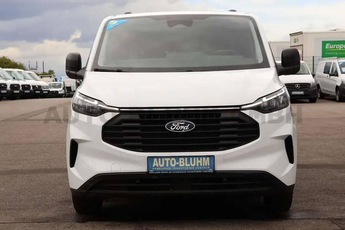 Gebraucht Ford Transit Custom 136 PS (100 kW) 2024 Frostweiß Van / Kleinbus